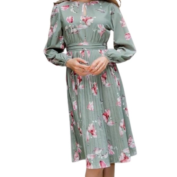 Simplee Apparel Dresses & Skirts - SHEIN Simplee NWT Keyhole Neckline Floral Pleated